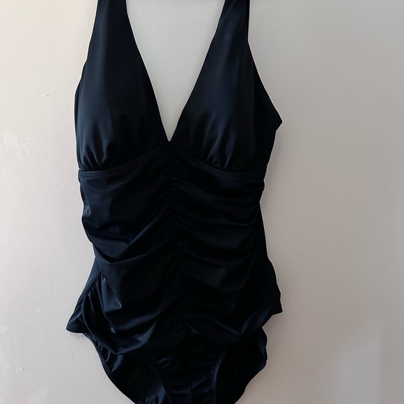 Jantzen Krinkle One Piece Swimsuit - Picture 2 of 6